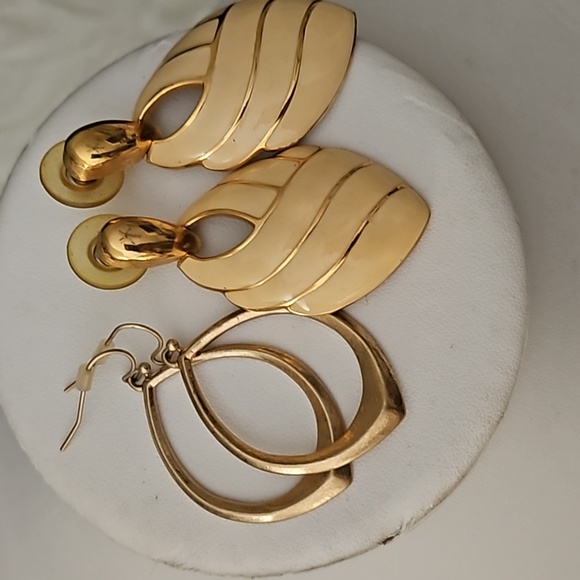 Jewelry - Like New Earrings bundle